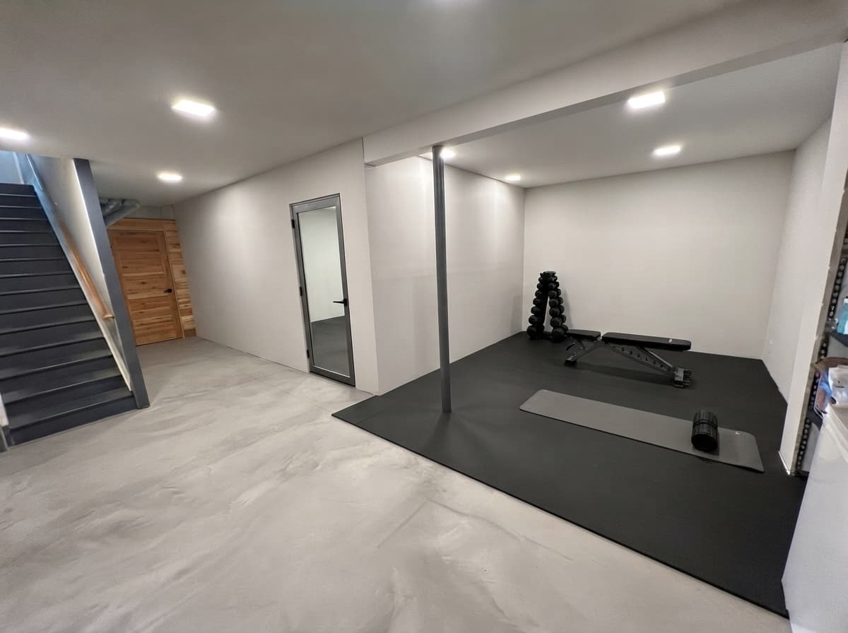 Stylish Basement Gym Inspiration