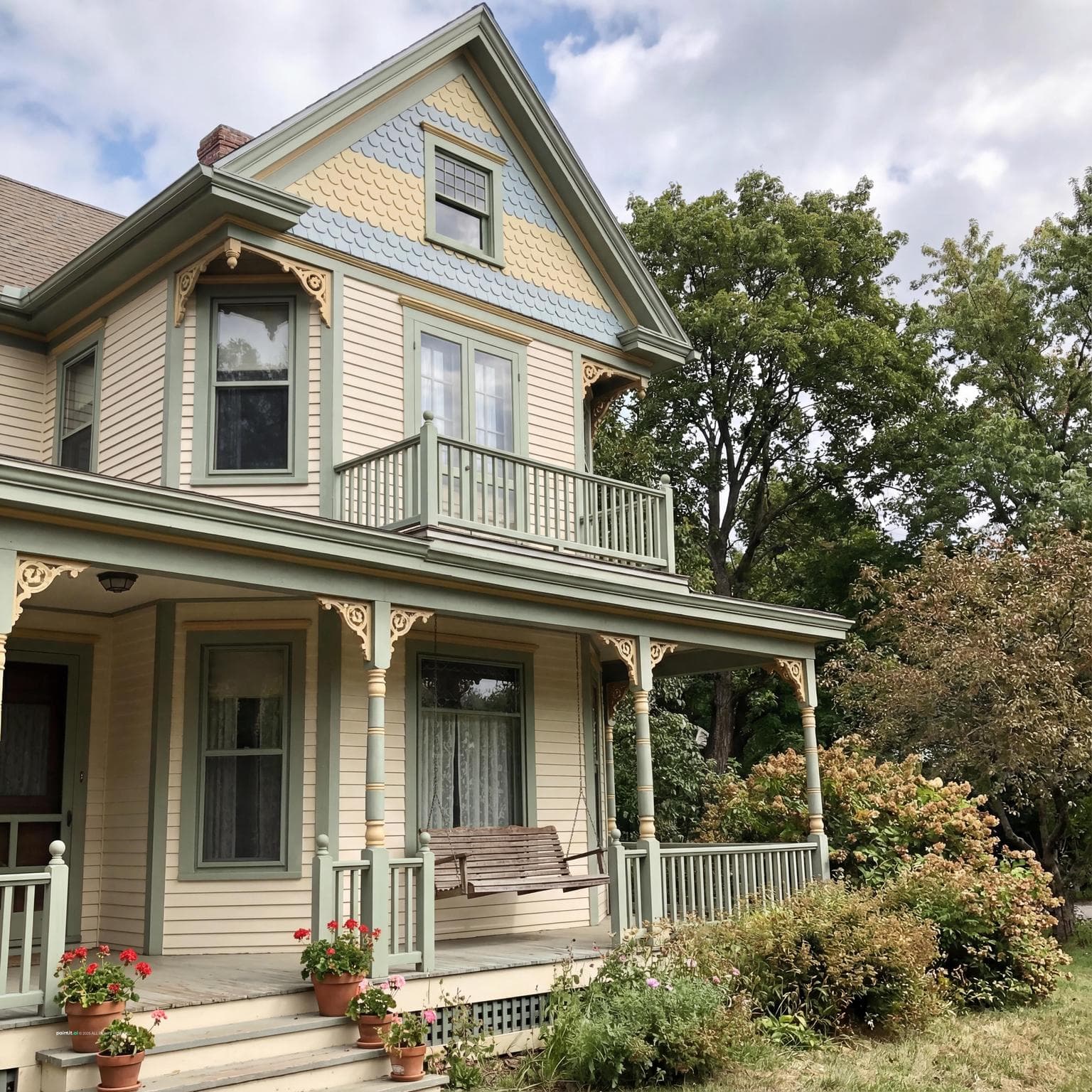 Charming Vintage House Facade Design